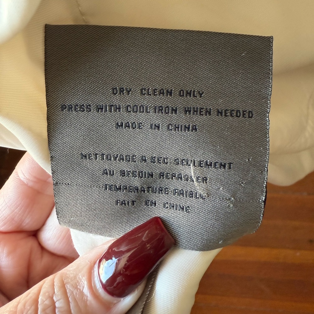 Marc New York, Andrew Marc Cream Wool Coat with 100% Fox Fur Hood from Finland - Picture 15 of 16